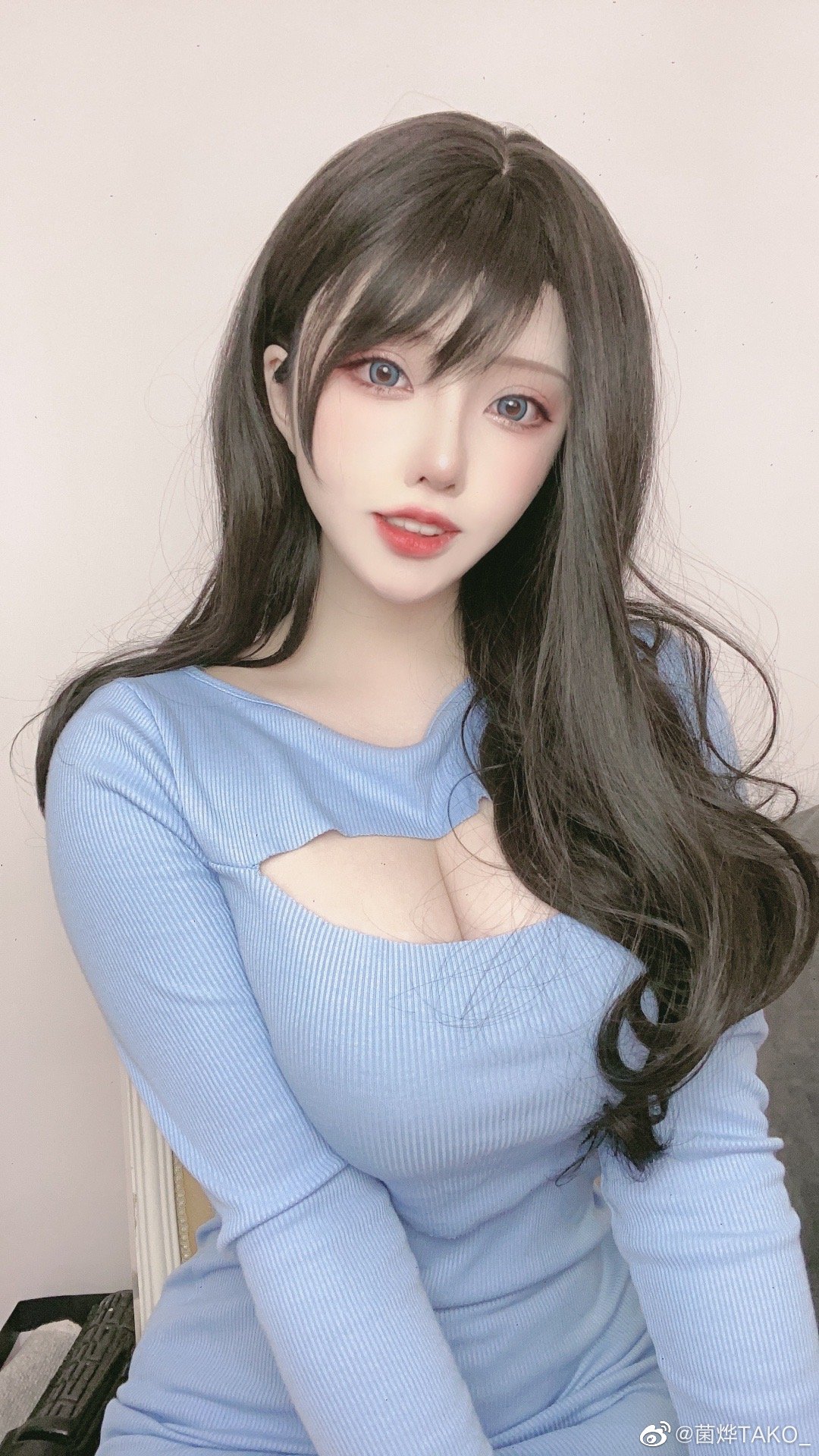微博妹子菌烨TAKO 蓝色战衣 主题挑战图片欣赏