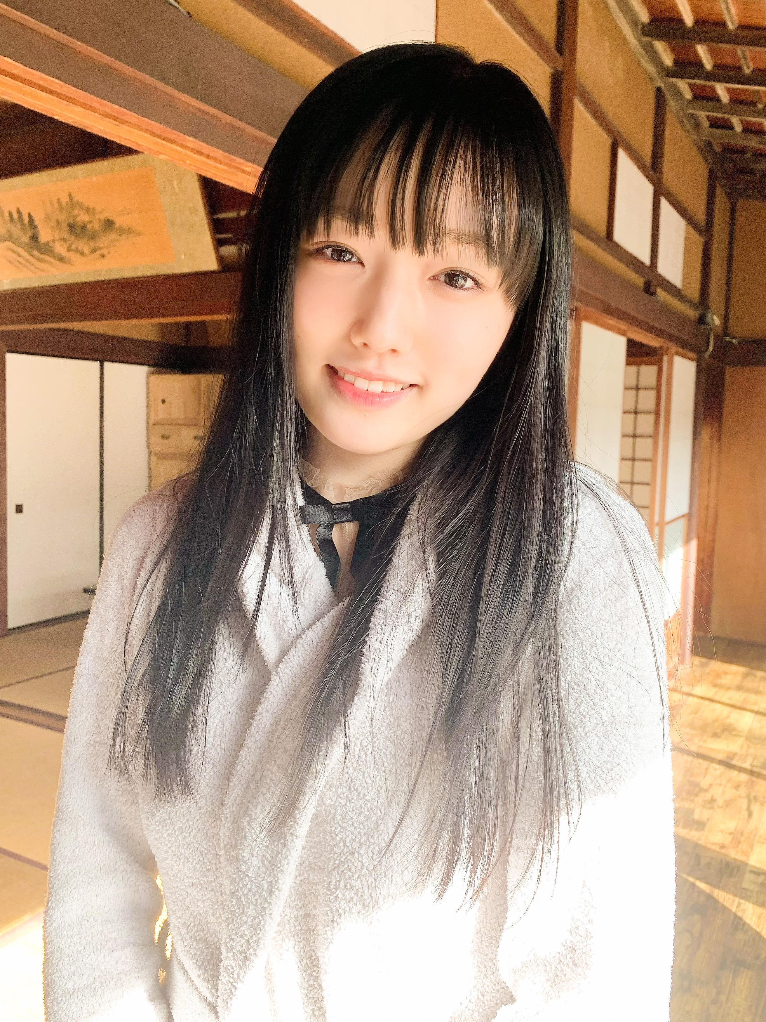 19岁的「安藤咲桜」正式杀进上写真界美图欣赏